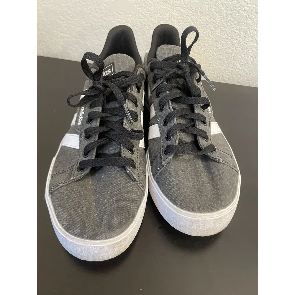 adidas men's sneaker shoes size 8 Daily 3.0  gray‎ black skater athletic retro